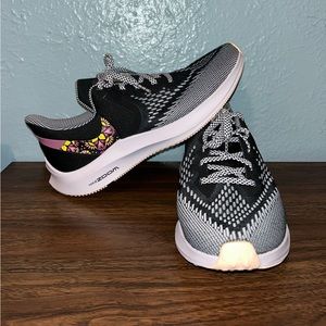 Women Nike Zoom Shoes
